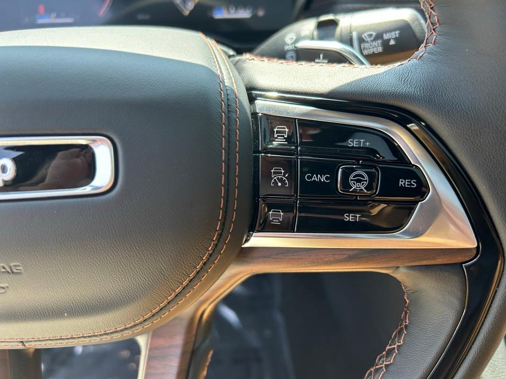 new 2025 Jeep Grand Cherokee car, priced at $59,642