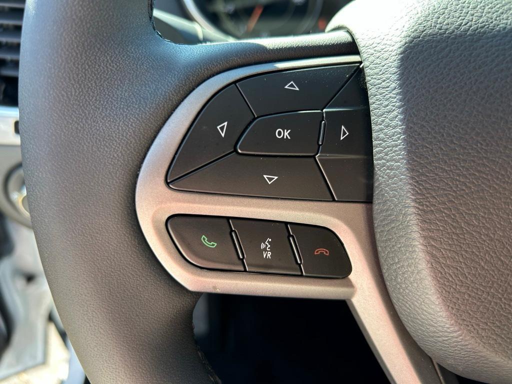 used 2022 Jeep Cherokee car, priced at $27,900