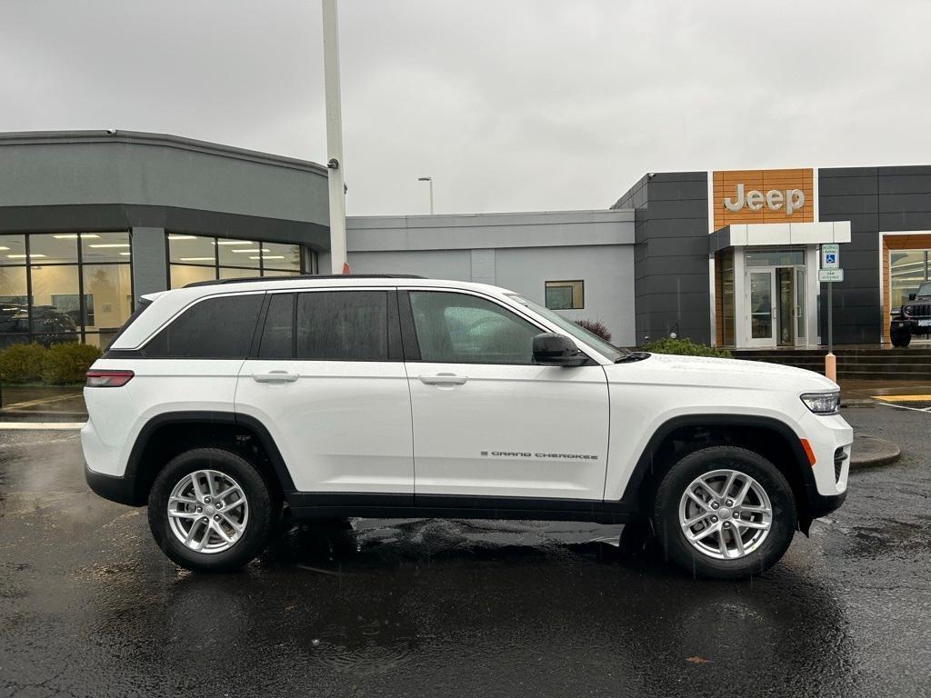 new 2025 Jeep Grand Cherokee car, priced at $42,058