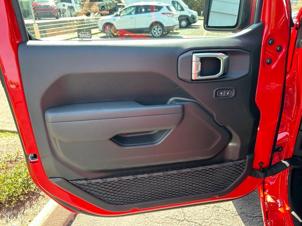 new 2025 Jeep Wrangler car, priced at $34,992