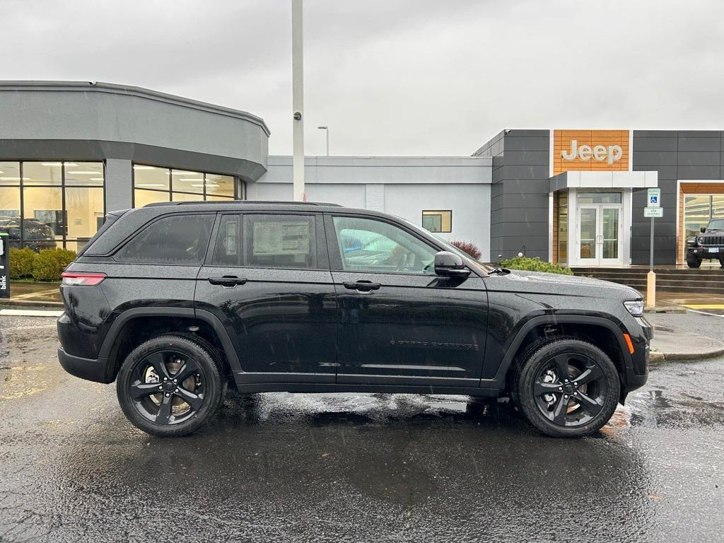 new 2025 Jeep Grand Cherokee car, priced at $43,772