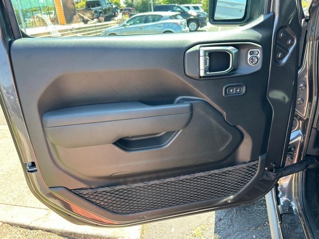 new 2025 Jeep Wrangler car, priced at $58,843