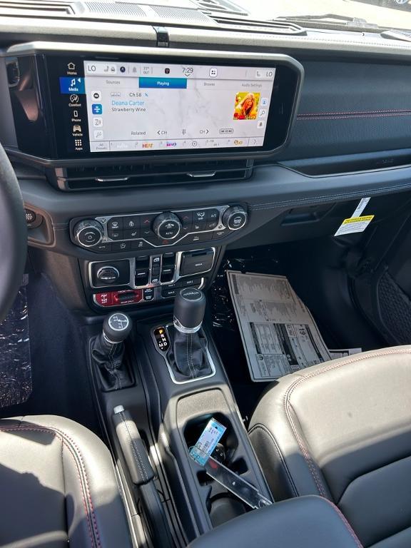 new 2025 Jeep Gladiator car, priced at $49,902