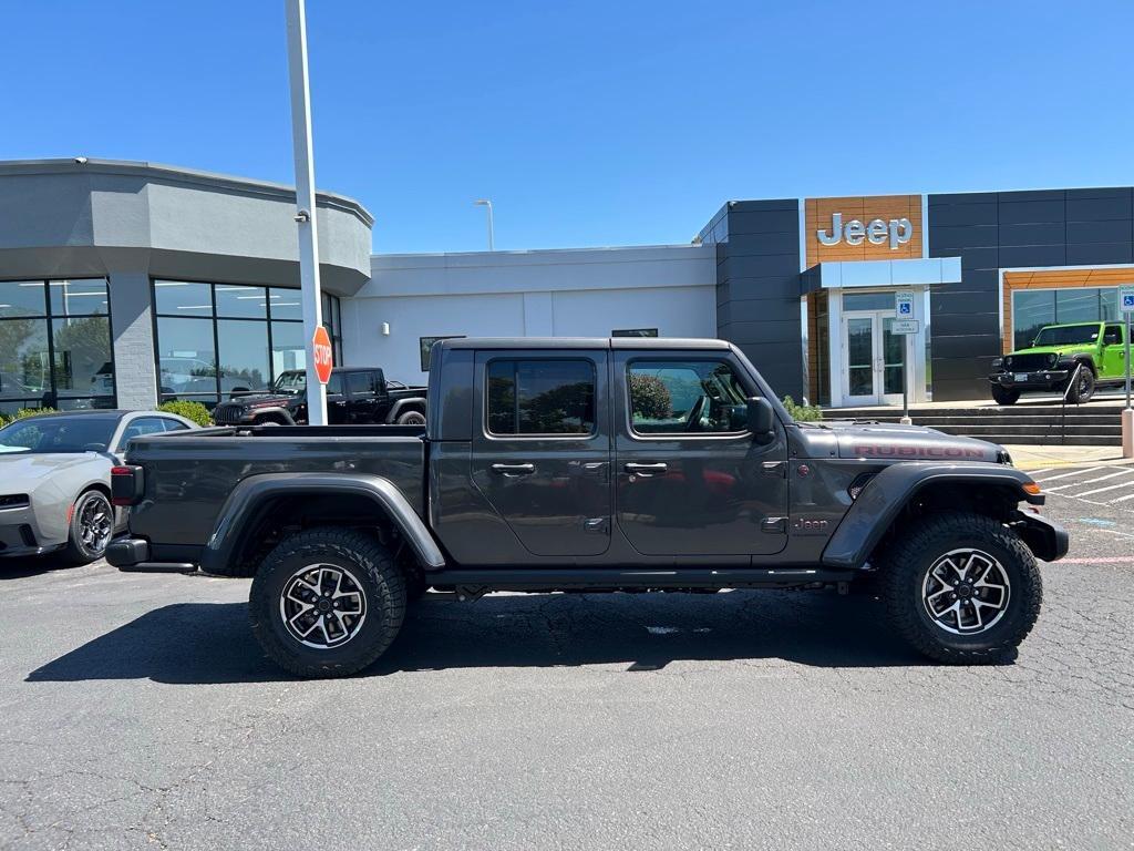 new 2025 Jeep Gladiator car, priced at $49,902