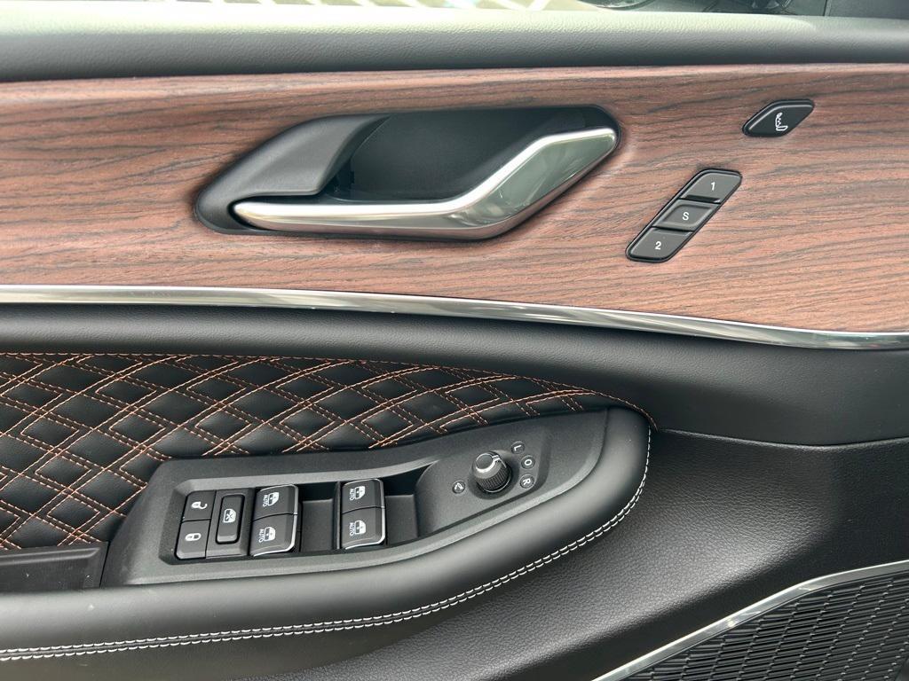 new 2025 Jeep Grand Cherokee car, priced at $61,178