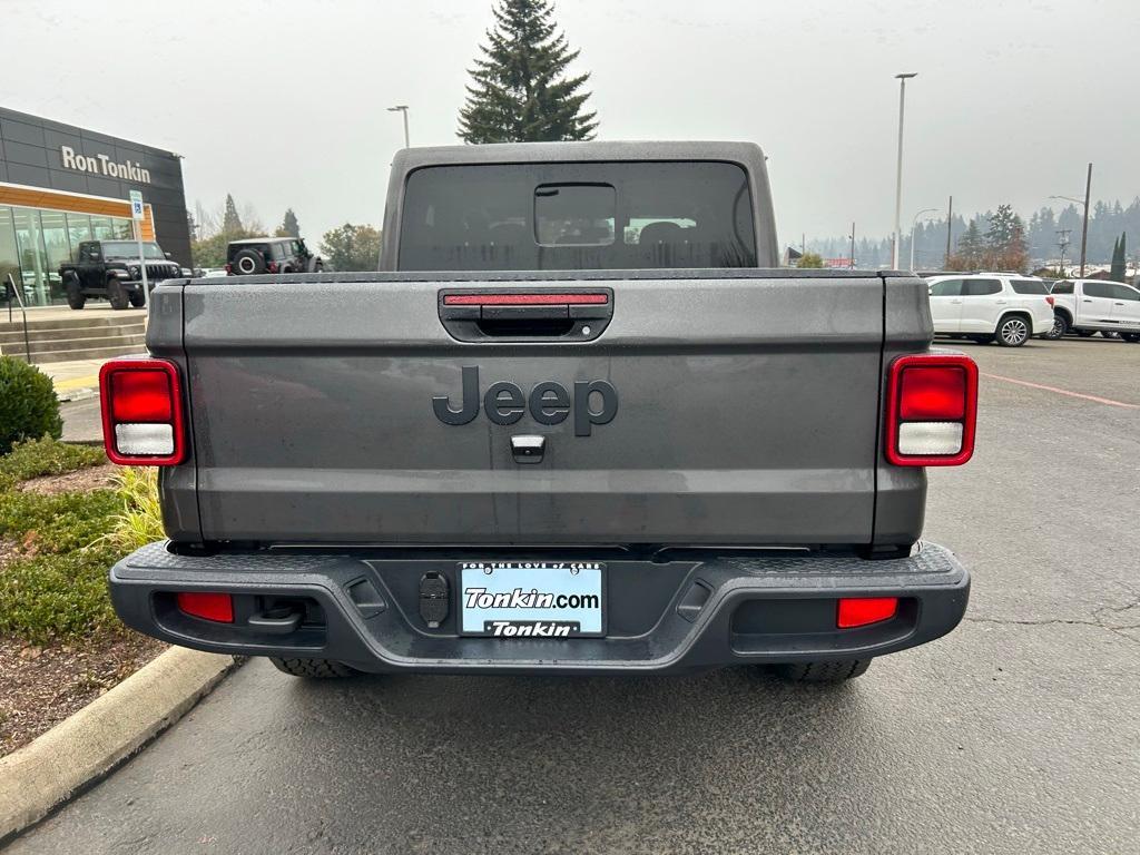 new 2025 Jeep Gladiator car, priced at $40,989