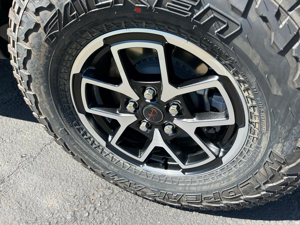 new 2025 Jeep Gladiator car, priced at $48,106
