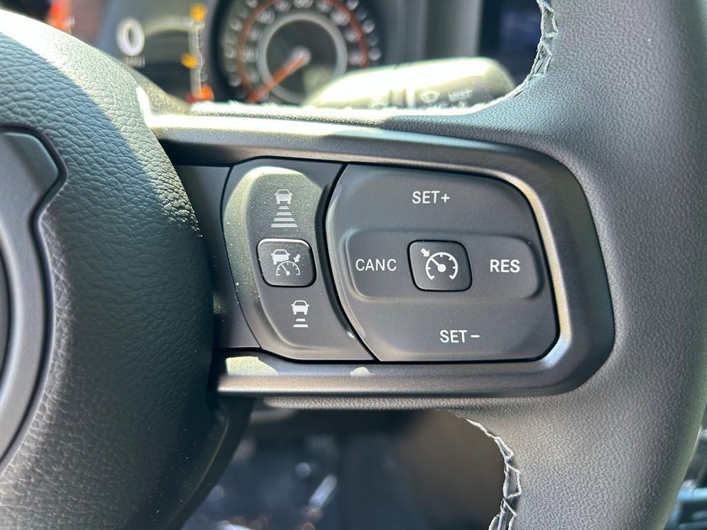 new 2025 Jeep Gladiator car, priced at $48,106
