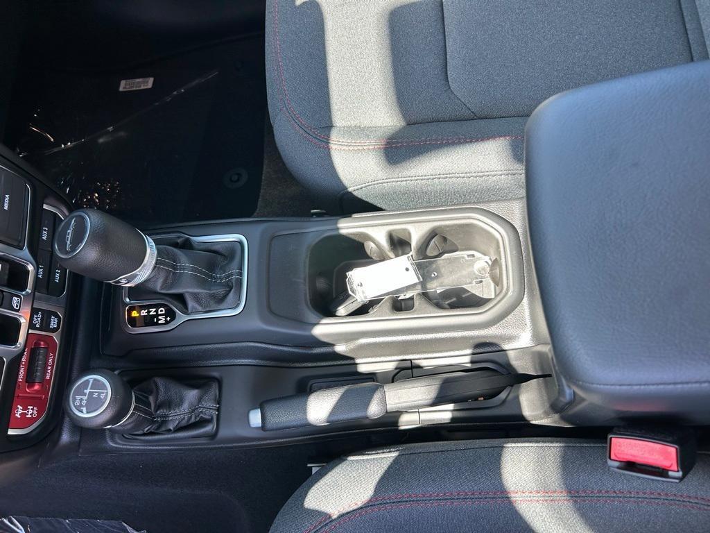 new 2025 Jeep Gladiator car, priced at $48,106