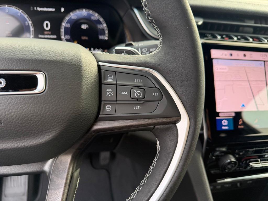 new 2025 Jeep Grand Cherokee car, priced at $45,250