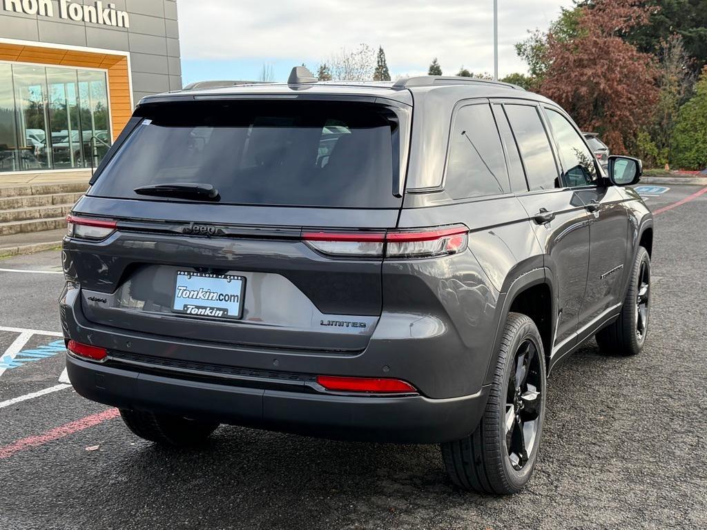 new 2025 Jeep Grand Cherokee car, priced at $45,250