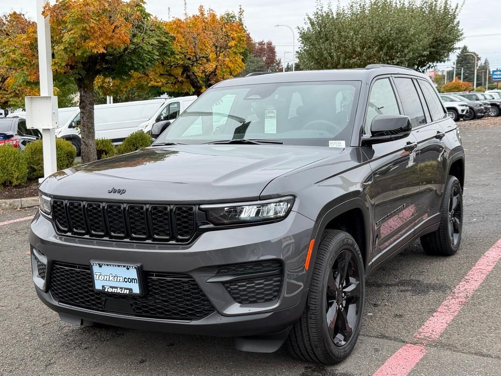 new 2025 Jeep Grand Cherokee car, priced at $42,492