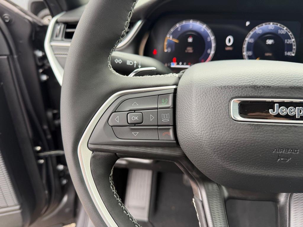 new 2025 Jeep Grand Cherokee car, priced at $42,492