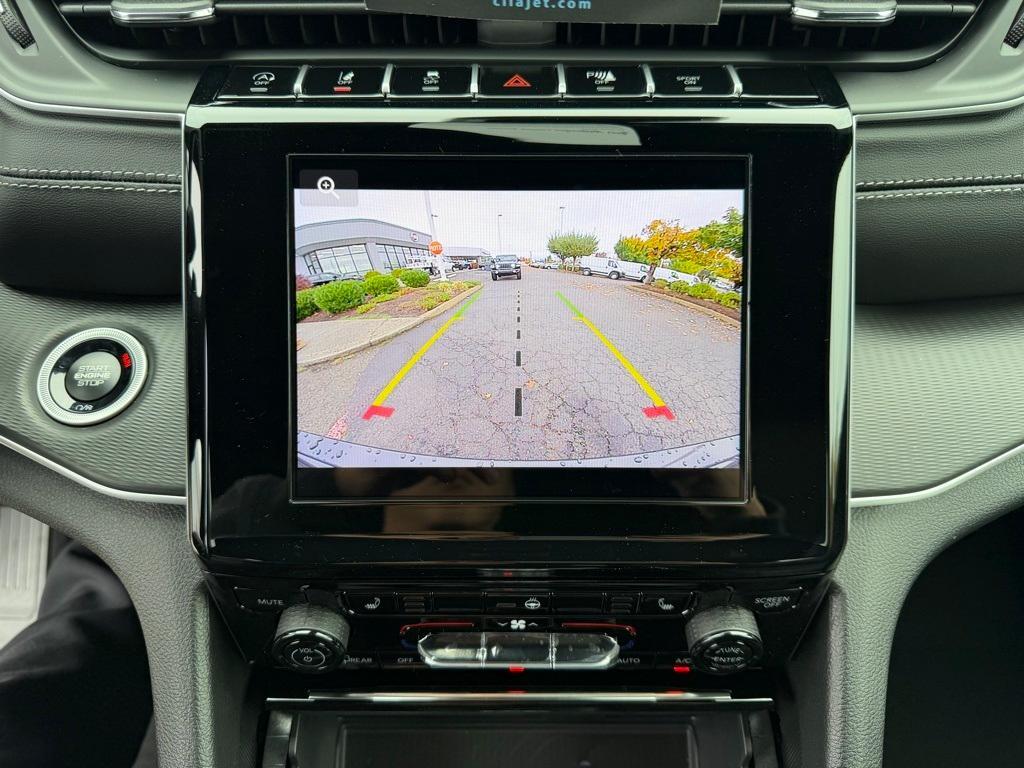 new 2025 Jeep Grand Cherokee car, priced at $42,492