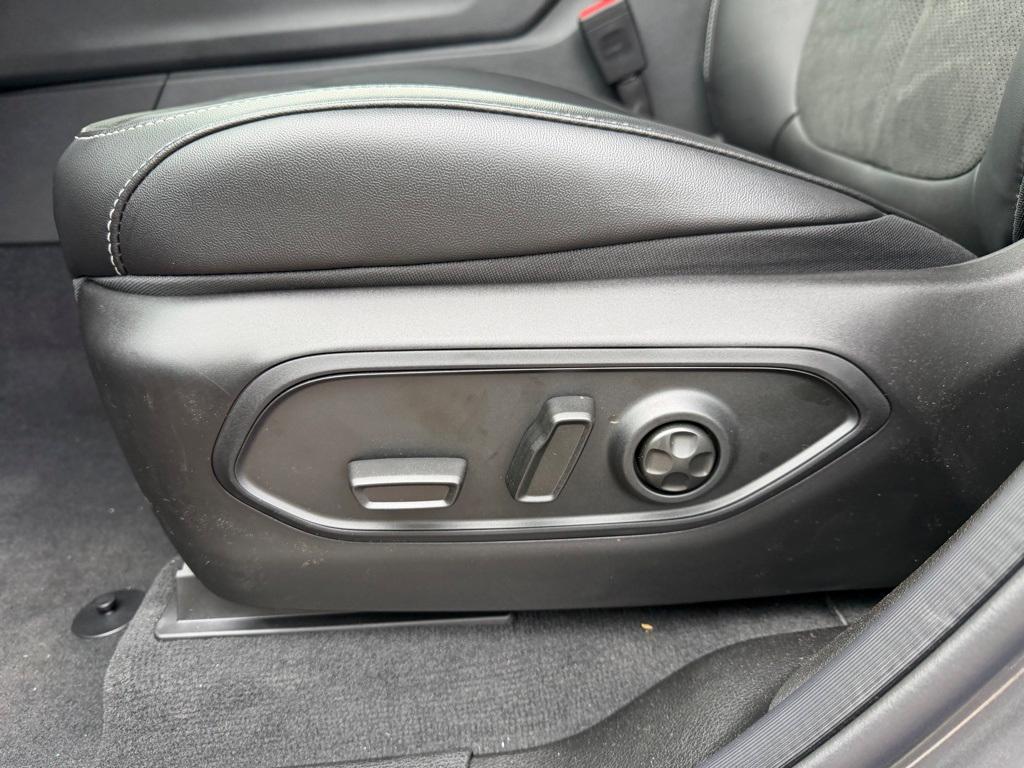 new 2025 Jeep Grand Cherokee car, priced at $42,492