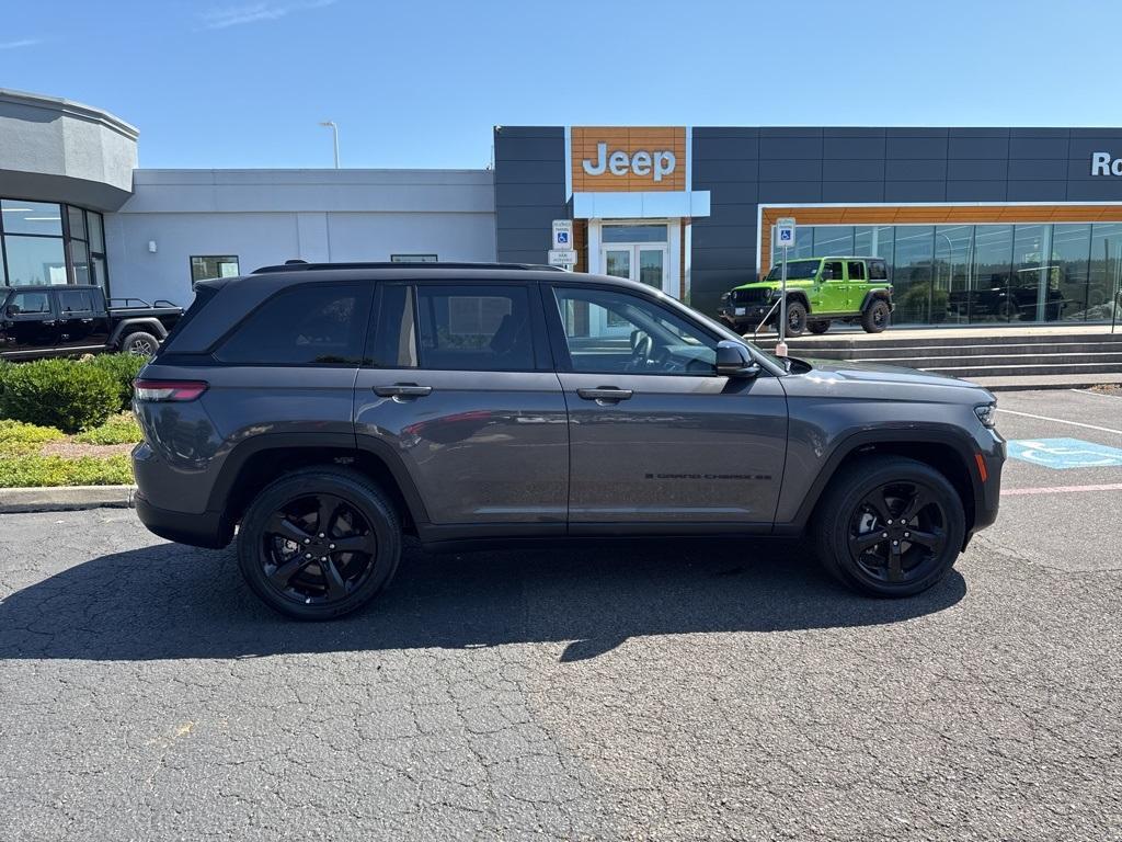 used 2023 Jeep Grand Cherokee car
