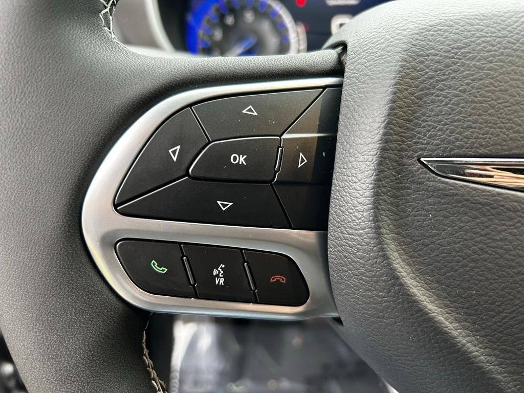 new 2025 Chrysler Pacifica car, priced at $40,992