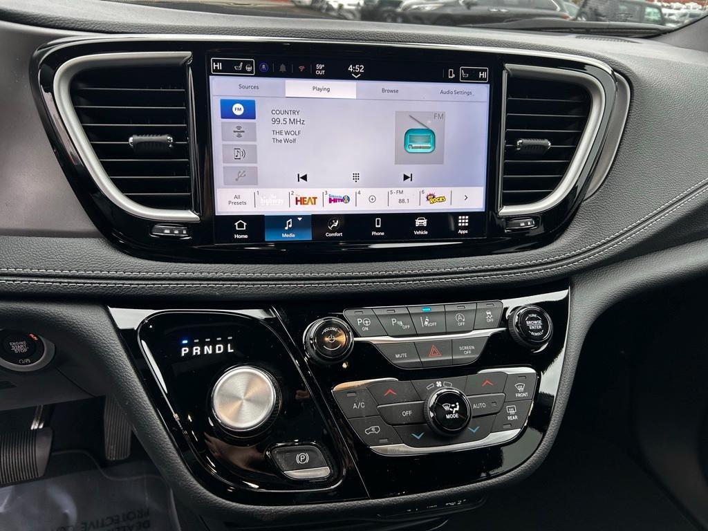 new 2025 Chrysler Pacifica car, priced at $40,992