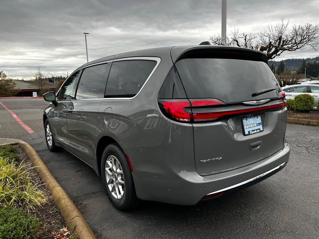 new 2025 Chrysler Pacifica car, priced at $40,992
