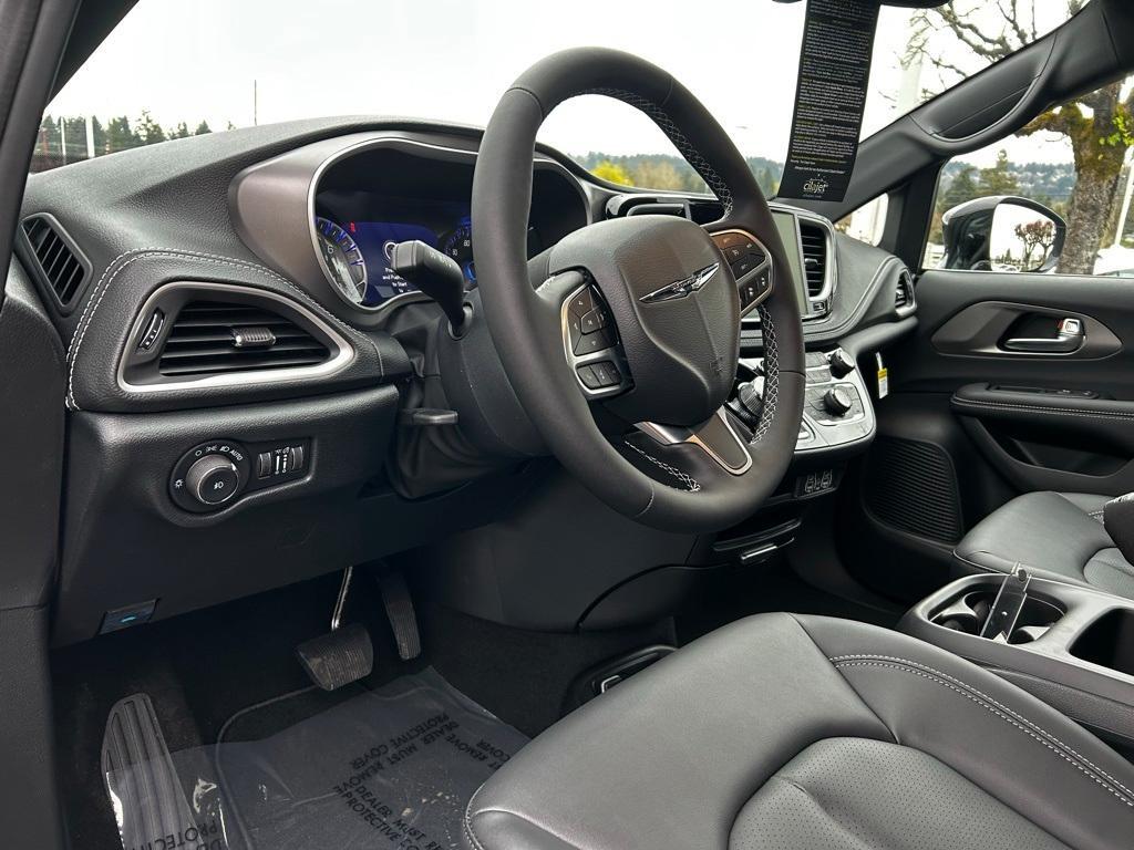 new 2025 Chrysler Pacifica car, priced at $40,992