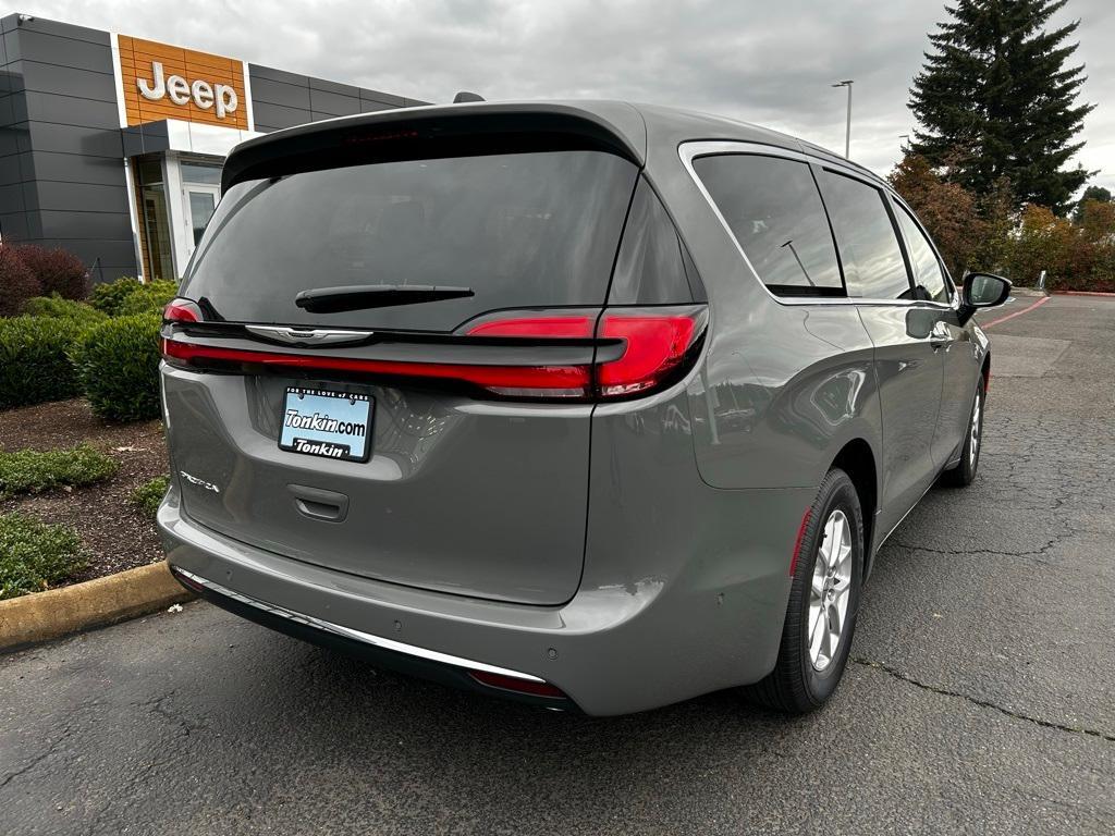 new 2025 Chrysler Pacifica car, priced at $40,992