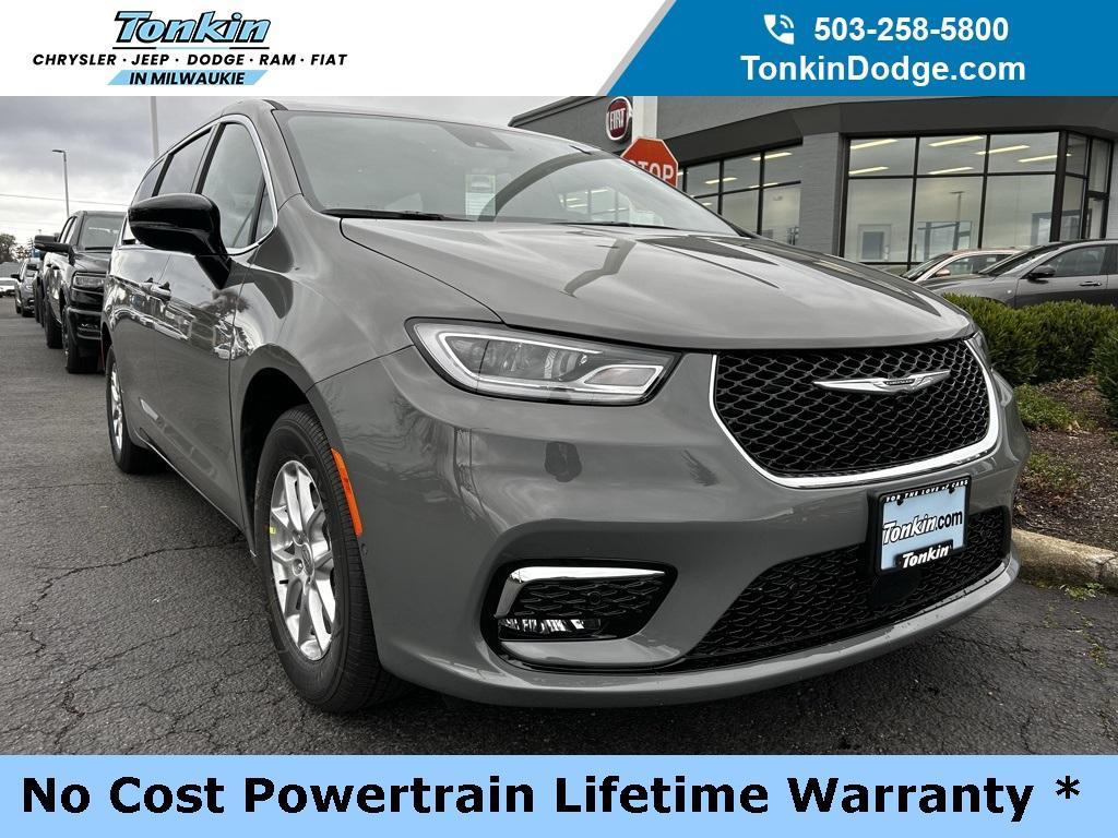 new 2025 Chrysler Pacifica car, priced at $42,920