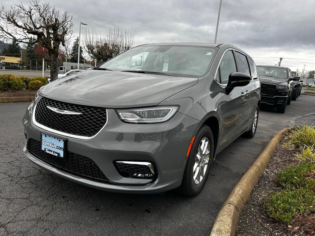 new 2025 Chrysler Pacifica car, priced at $40,992