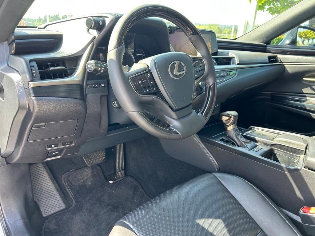 used 2020 Lexus ES 300h car, priced at $30,998