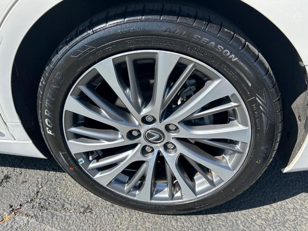 used 2020 Lexus ES 300h car, priced at $30,998