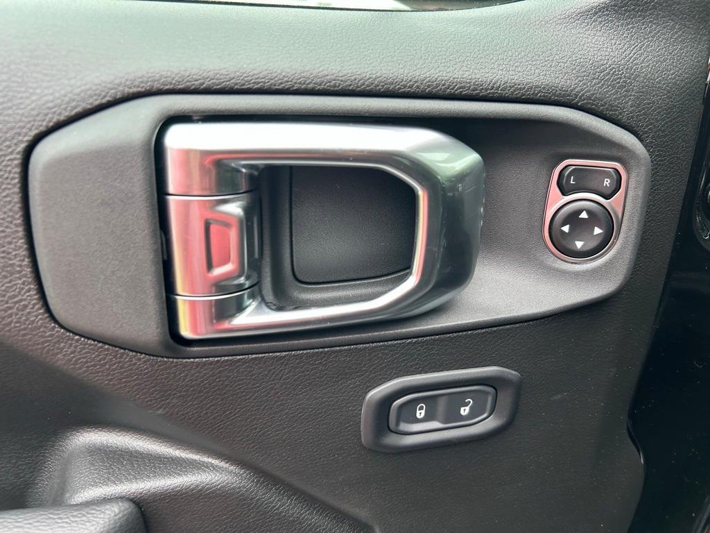 new 2025 Jeep Gladiator car, priced at $50,935