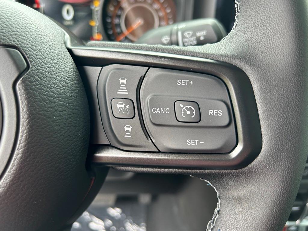 new 2025 Jeep Gladiator car, priced at $50,935