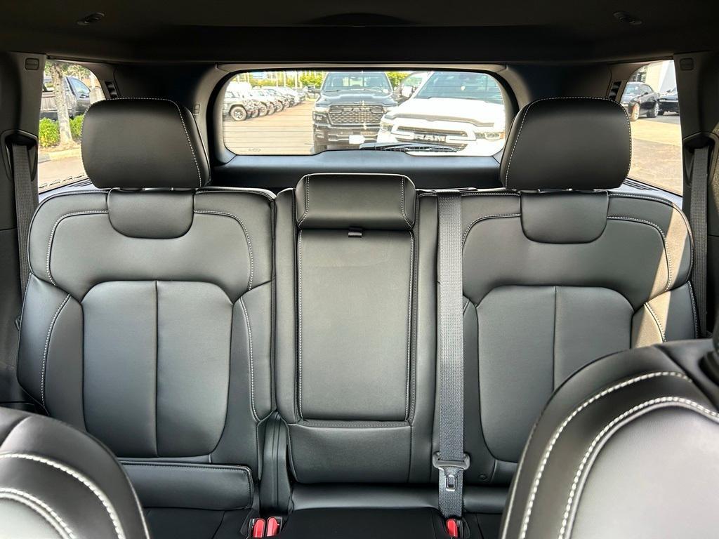 new 2025 Jeep Grand Cherokee car, priced at $44,992