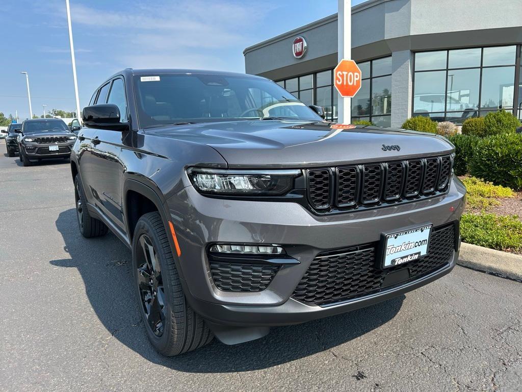 new 2025 Jeep Grand Cherokee car, priced at $46,992