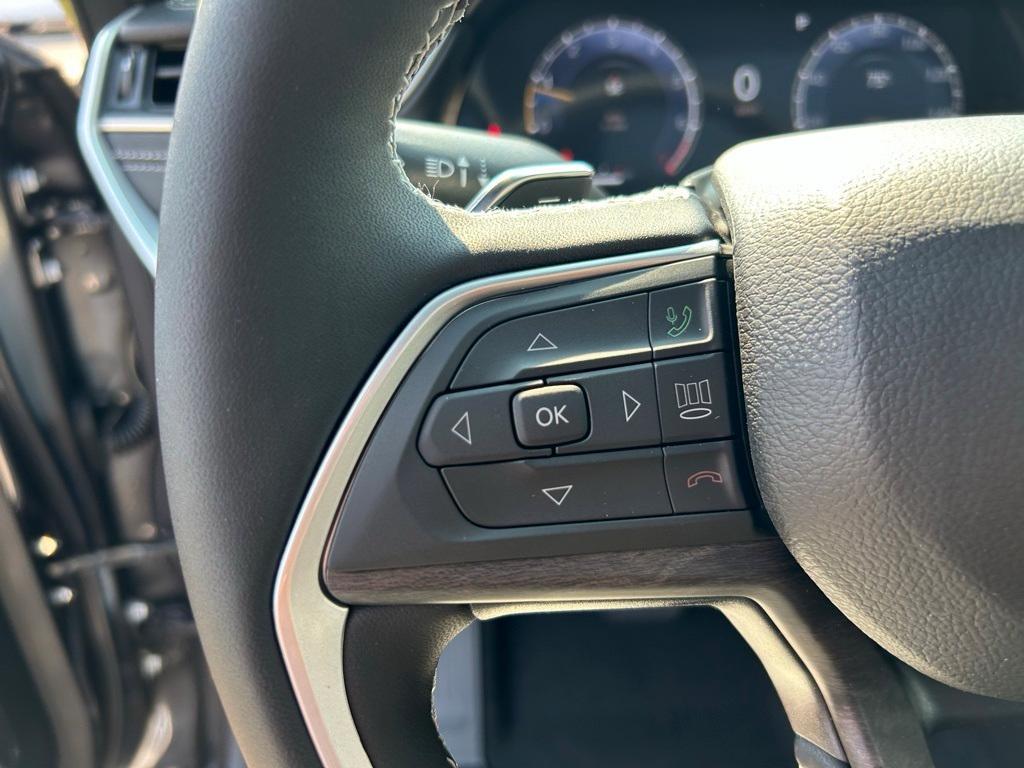 new 2025 Jeep Grand Cherokee car, priced at $46,992