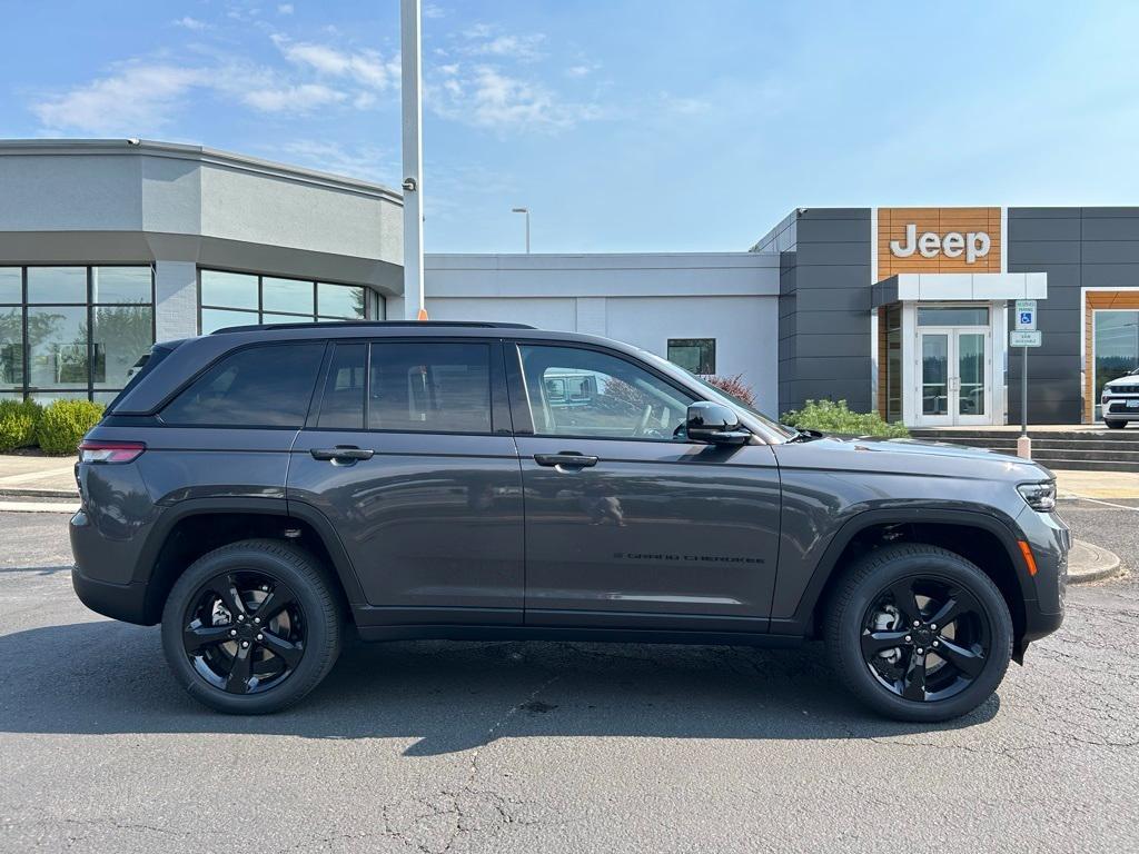 new 2025 Jeep Grand Cherokee car, priced at $46,992