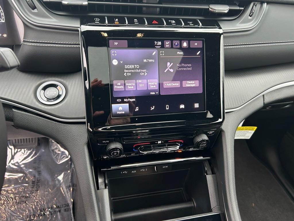 new 2025 Jeep Grand Cherokee car, priced at $38,874