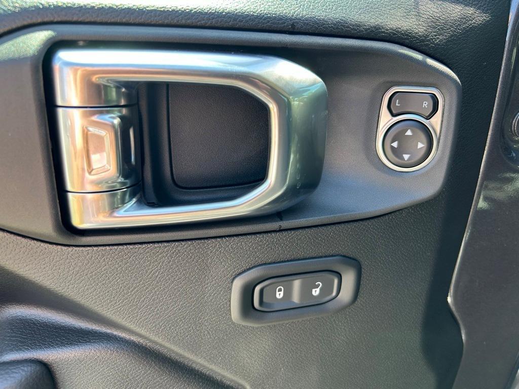 new 2025 Jeep Wrangler car, priced at $54,348