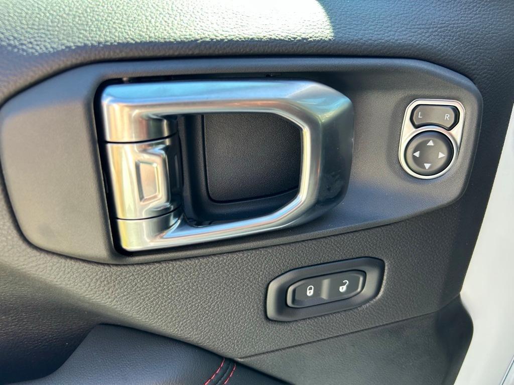 new 2025 Jeep Gladiator car, priced at $48,500