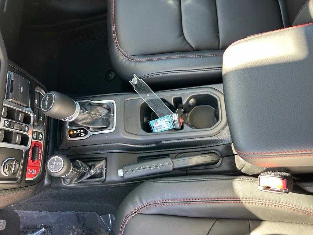 new 2025 Jeep Gladiator car, priced at $48,500