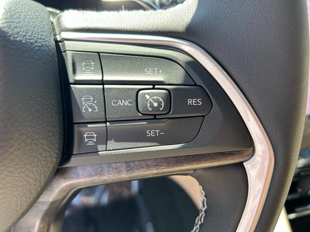 new 2025 Jeep Grand Cherokee car, priced at $45,796