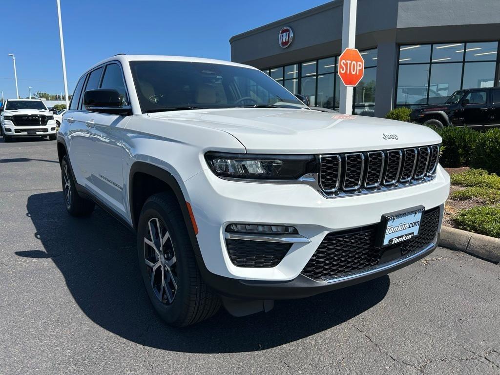 new 2025 Jeep Grand Cherokee car, priced at $45,796