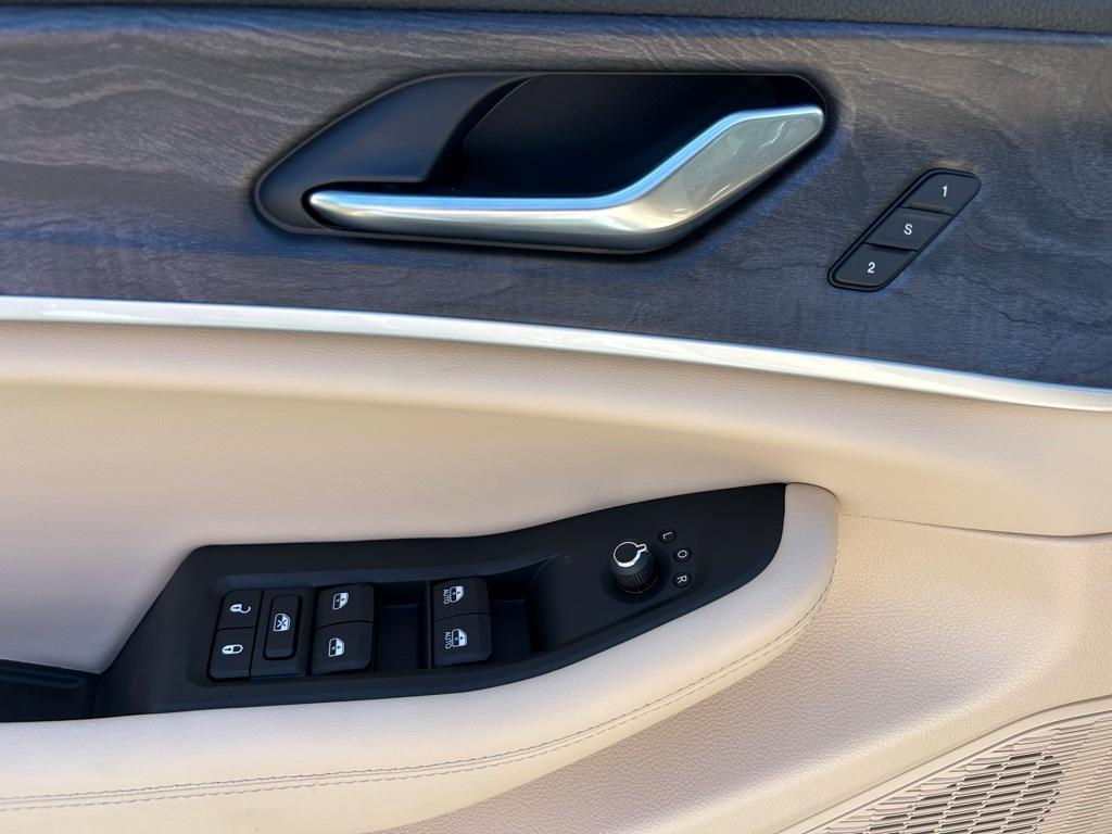 new 2025 Jeep Grand Cherokee car, priced at $45,796
