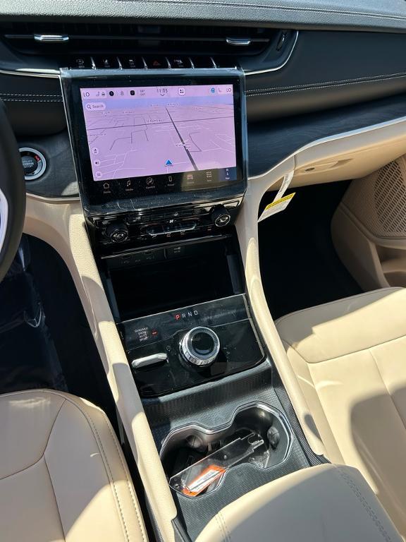new 2025 Jeep Grand Cherokee car, priced at $45,796