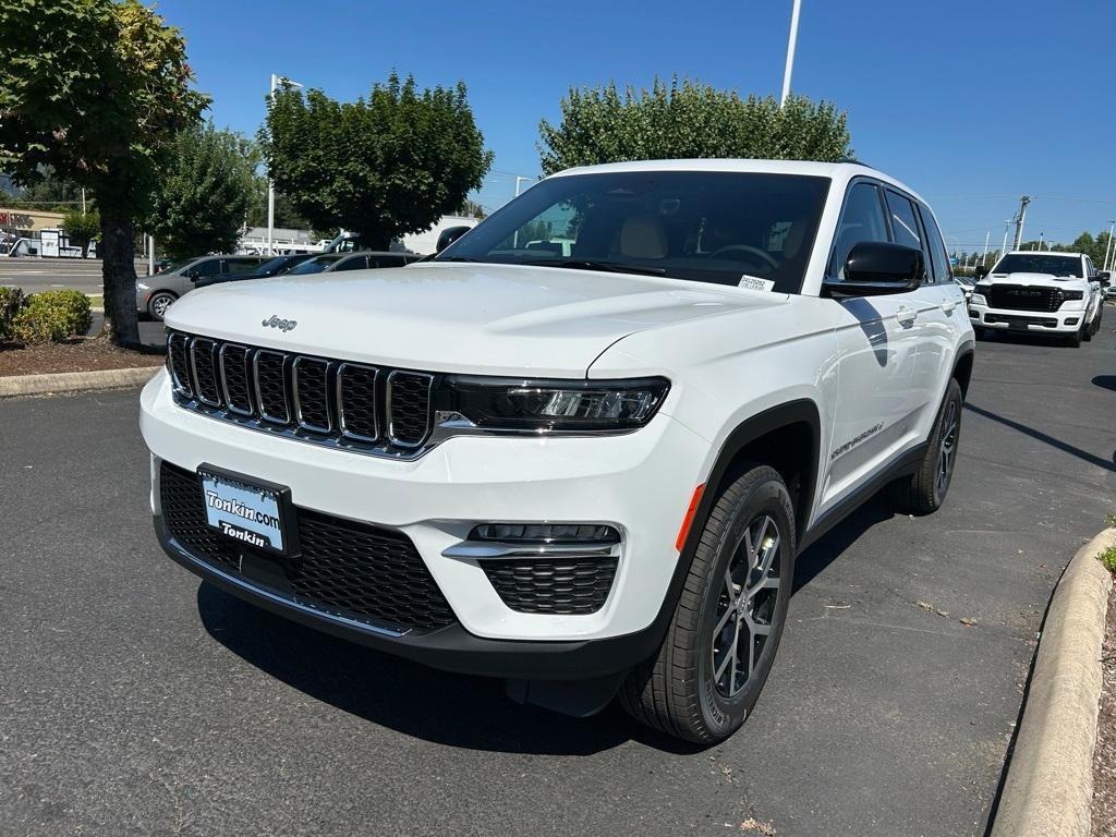 new 2025 Jeep Grand Cherokee car, priced at $45,796