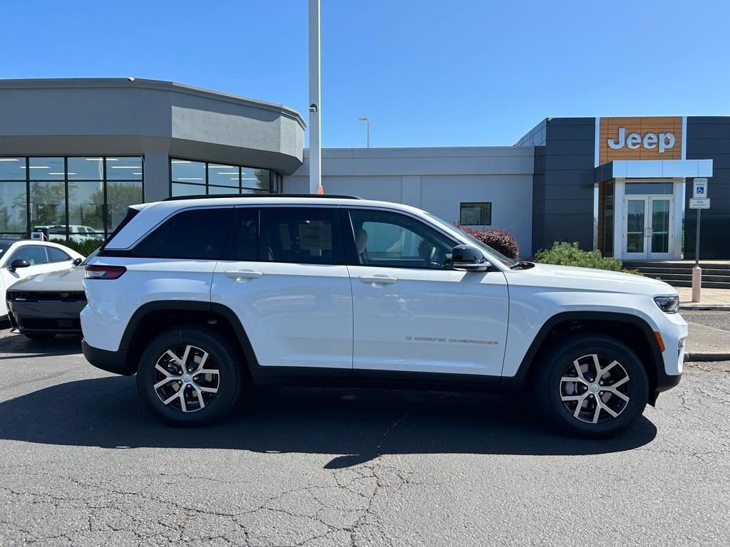 new 2025 Jeep Grand Cherokee car, priced at $45,796