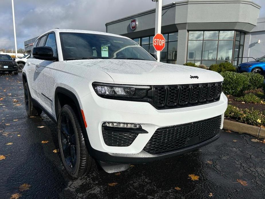 new 2025 Jeep Grand Cherokee car, priced at $48,035