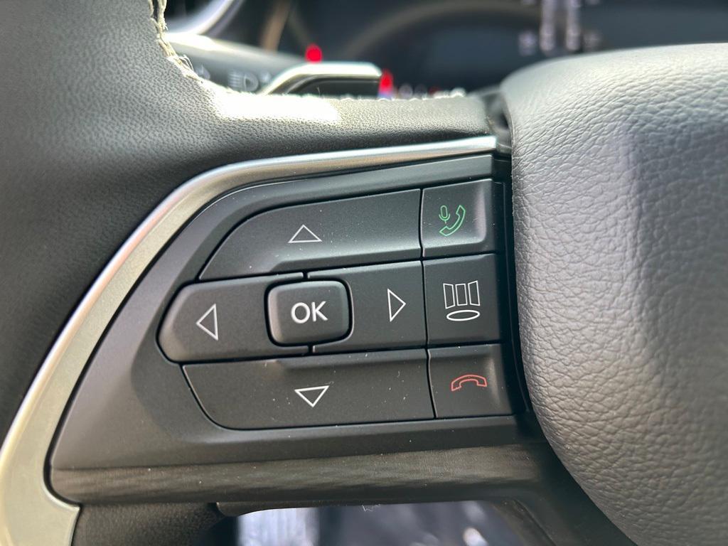new 2025 Jeep Grand Cherokee car, priced at $42,170