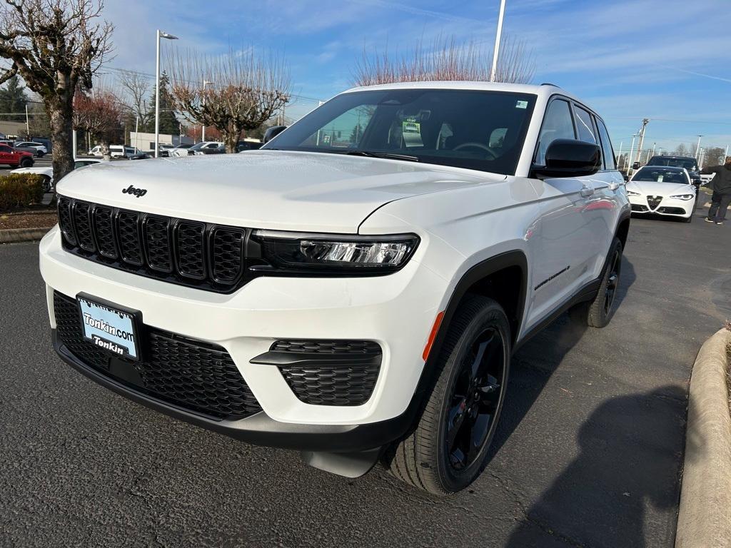 new 2025 Jeep Grand Cherokee car, priced at $42,170