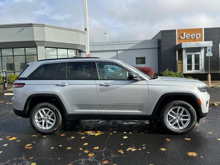 new 2025 Jeep Grand Cherokee car, priced at $38,492