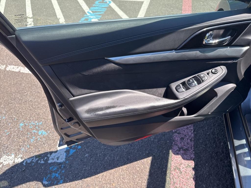 used 2016 Nissan Maxima car